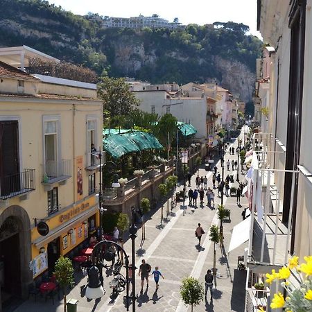 La Piccola Sorrento Hotel Bagian luar foto