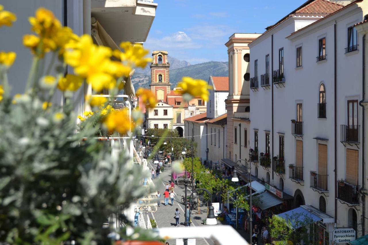 La Piccola Sorrento Hotel Bagian luar foto
