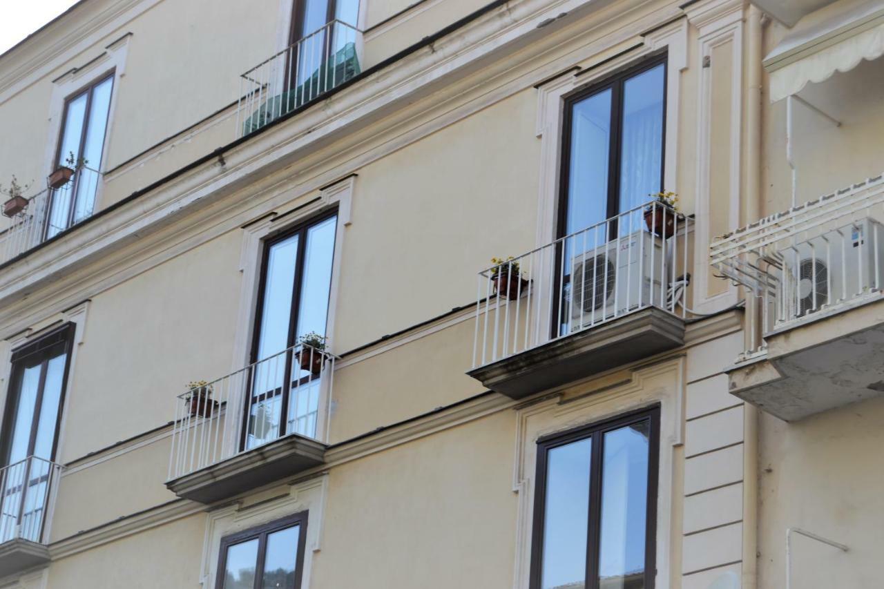 La Piccola Sorrento Hotel Bagian luar foto